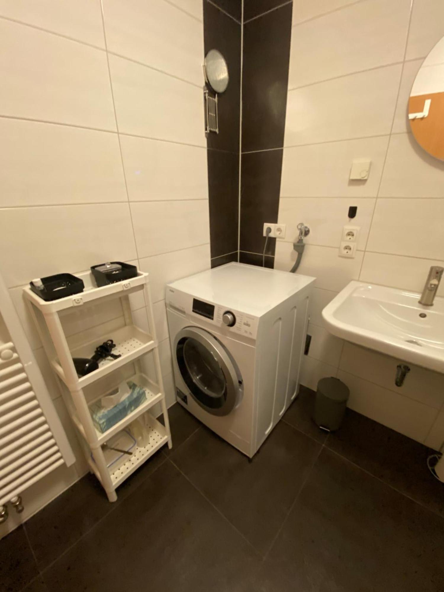 Gross, Modern, Vollausgestattet, Gemuetlich Mit Kueche Und Parkplatz Fuer Urlaub Oder Business Apartment Kettig Екстериор снимка