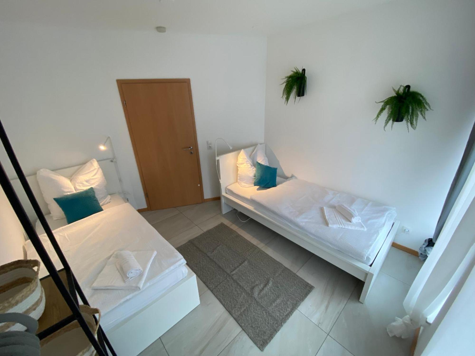 Gross, Modern, Vollausgestattet, Gemuetlich Mit Kueche Und Parkplatz Fuer Urlaub Oder Business Apartment Kettig Екстериор снимка