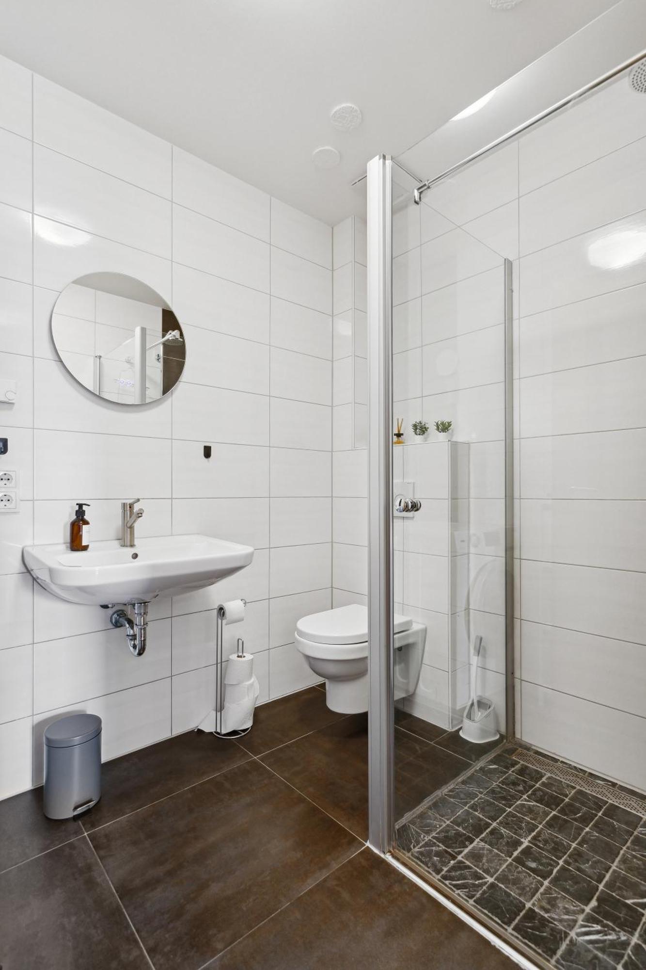 Gross, Modern, Vollausgestattet, Gemuetlich Mit Kueche Und Parkplatz Fuer Urlaub Oder Business Apartment Kettig Екстериор снимка