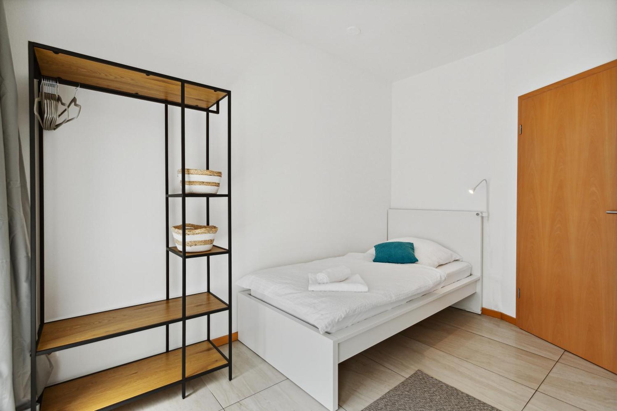 Gross, Modern, Vollausgestattet, Gemuetlich Mit Kueche Und Parkplatz Fuer Urlaub Oder Business Apartment Kettig Екстериор снимка