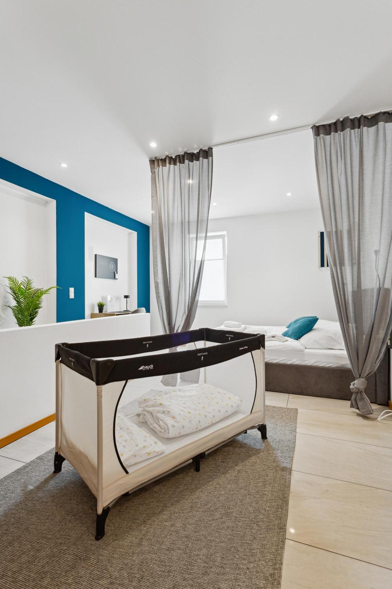 Gross, Modern, Vollausgestattet, Gemuetlich Mit Kueche Und Parkplatz Fuer Urlaub Oder Business Apartment Kettig Екстериор снимка