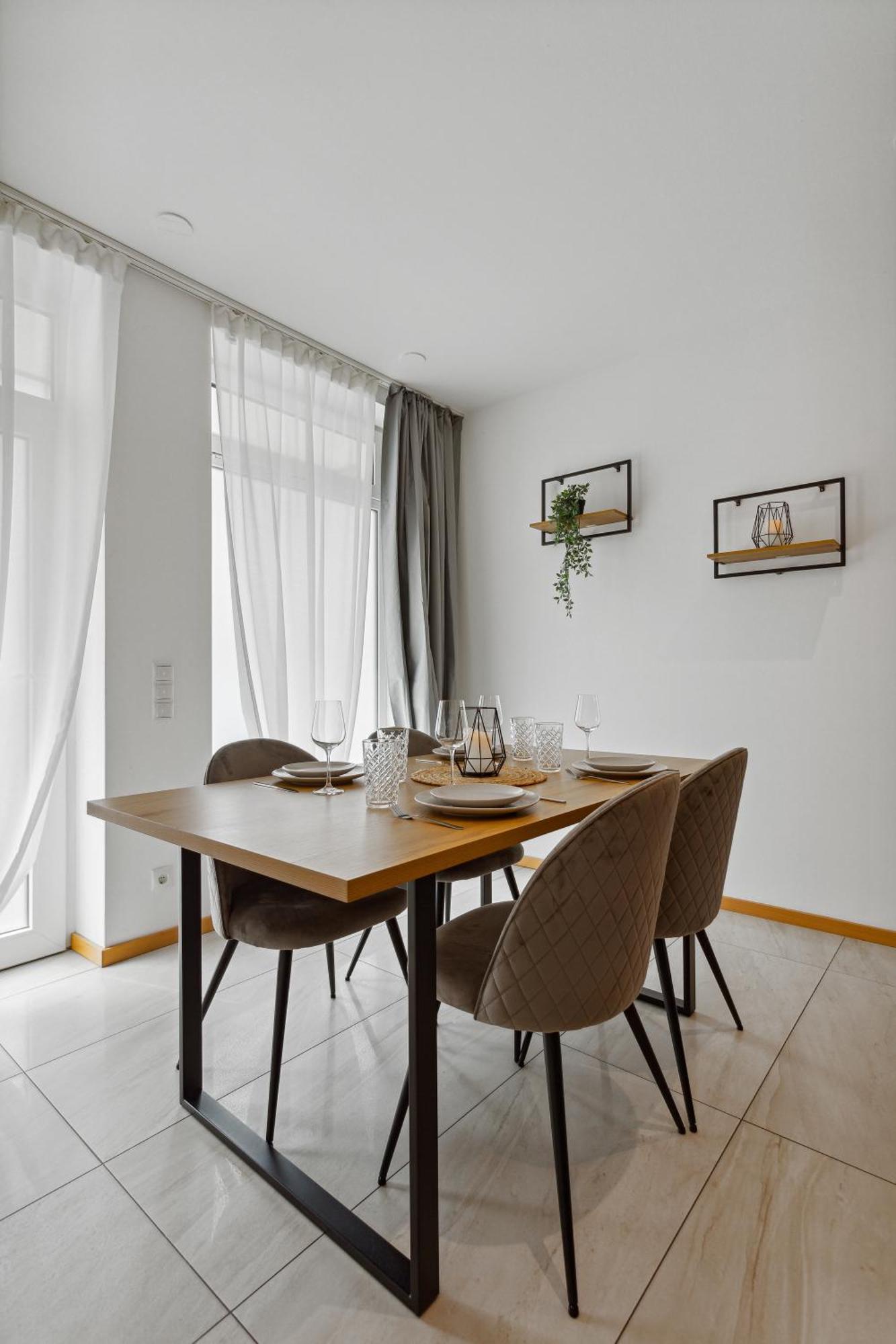 Gross, Modern, Vollausgestattet, Gemuetlich Mit Kueche Und Parkplatz Fuer Urlaub Oder Business Apartment Kettig Екстериор снимка